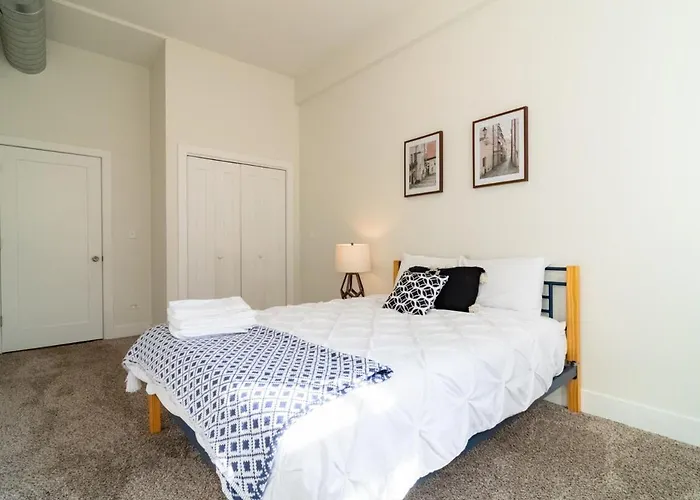Stylish Cozy 3br 420 Friendly With Gym Near Mccormick Place, Grant Park And Soldier Field *